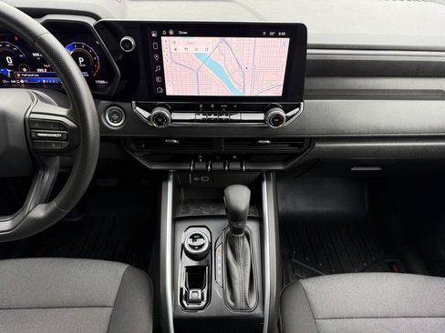 Used 2024 Chevrolet Colorado Trail Boss image 18