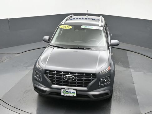 Used 2025 Hyundai Venue SEL FWD image 29
