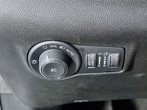 Used 2022 Jeep Compass Limited w/ Sun and Sound Group AWD/4WD image 10