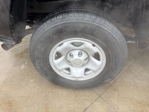 Used 2023 Toyota Tacoma SR image 9