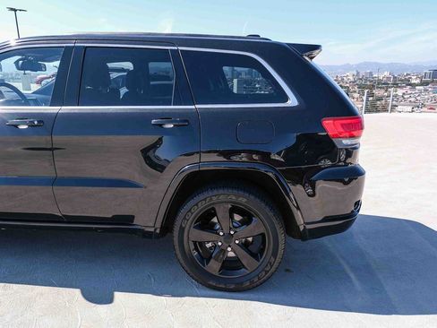 Used 2015 Jeep Grand Cherokee Altitude AWD/4WD image 8