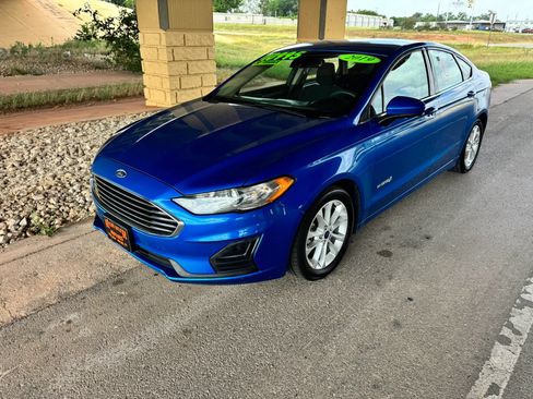 Used 2019 Ford Fusion SE FWD image 7