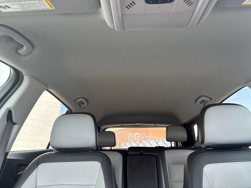Used 2019 Chevrolet Equinox Premier FWD image 21