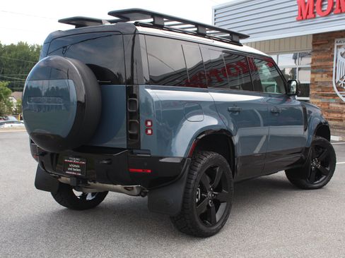 Used 2025 Land Rover Defender 110 X-Dynamic SE AWD/4WD image 17