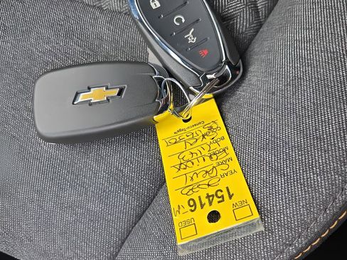 Used 2023 Chevrolet Equinox LT image 31