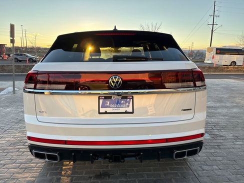 New 2026 Volkswagen Atlas Cross Sport SEL Premium R-Line AWD/4WD image 4