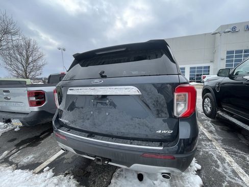 Used 2022 Ford Explorer Limited w/ Equipment Group 301A image 3