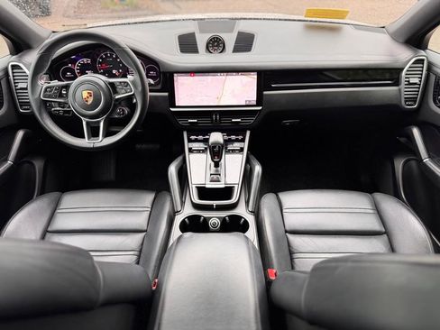 Used 2021 Porsche Cayenne Coupe AWD/4WD image 12