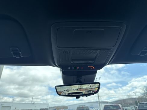 New 2026 Chevrolet Traverse Z71 w/ Driver Confidence Package image 29