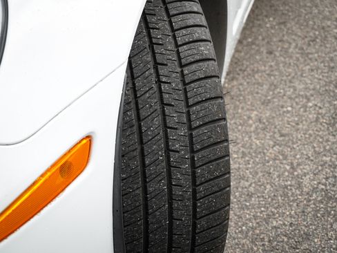 Used 2013 Chevrolet Corvette Grand Sport w/ 3LT Preferred Equipment Group RWD image 13