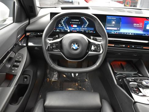 Used 2024 BMW 530i w/ Premium Package image 15