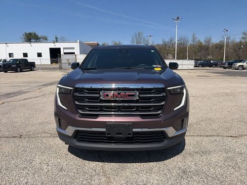 Used 2024 GMC Acadia Elevation w/ Luxury Package image 2