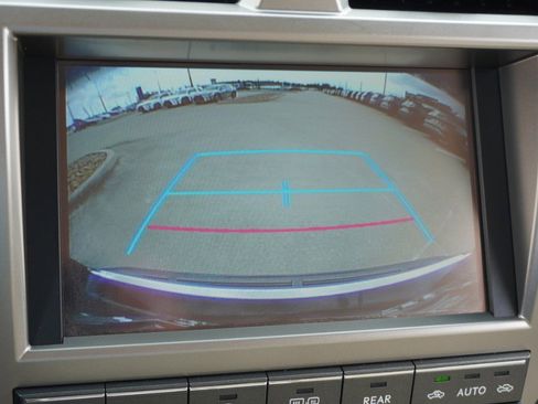 Used 2015 Lexus GX 460 w/ Premium Package image 19