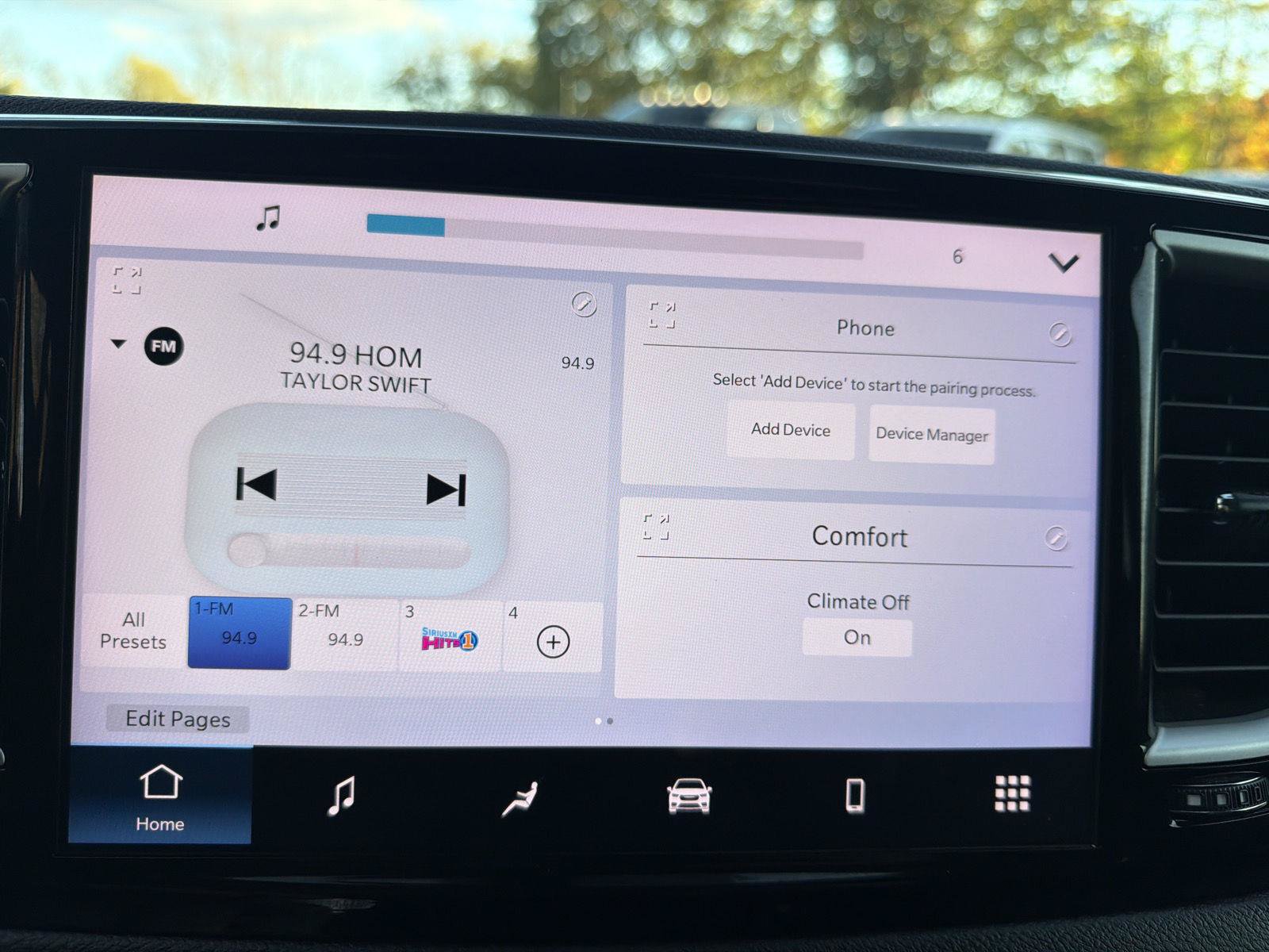 Used 2024 Chrysler Pacifica Touring-L FWD image 20