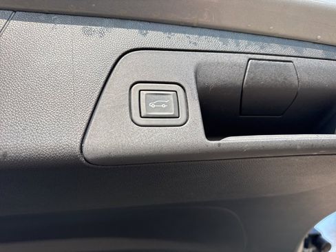 Certified 2023 Buick Envision Preferred w/ Sport Touring Package image 39