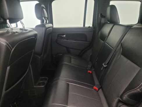 Used 2012 Jeep Liberty Sport image 18