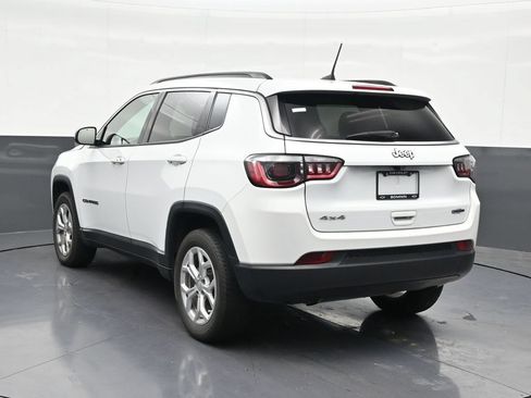Used 2024 Jeep Compass Latitude AWD/4WD image 3