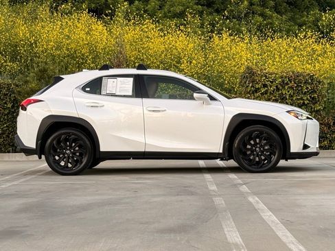 Certified 2022 Lexus UX 200 image 11