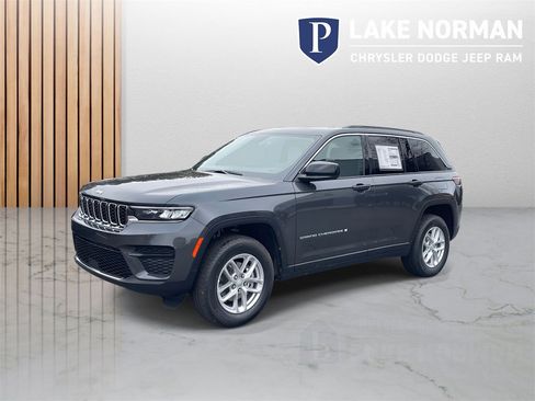 New 2025 Jeep Grand Cherokee Laredo X image 4