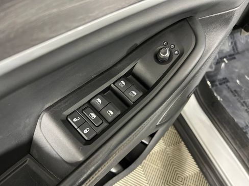Used 2022 Jeep Grand Cherokee Limited 4xe w/ Luxury Tech Group II AWD/4WD image 17