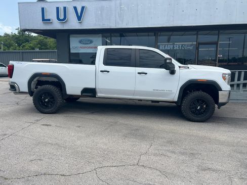 Used 2022 GMC Sierra 2500 Pro w/ Convenience Package AWD/4WD image 2