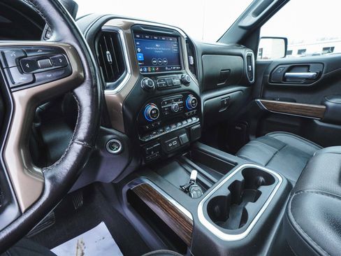 Used 2022 Chevrolet Silverado 1500 High Country w/ Safety Package II AWD/4WD image 19