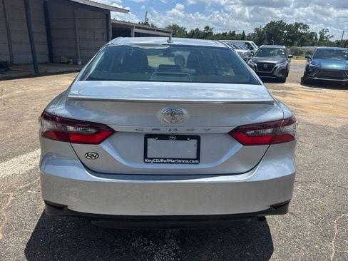Used 2020 Toyota Camry LE FWD image 4