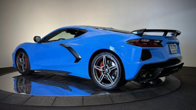 Used 2025 Chevrolet Corvette Stingray Premium Cpe w/ Z51 Performance Package RWD image 24