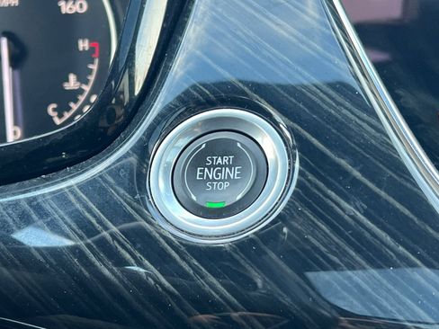 Used 2023 Cadillac XT6 Premium Luxury image 35