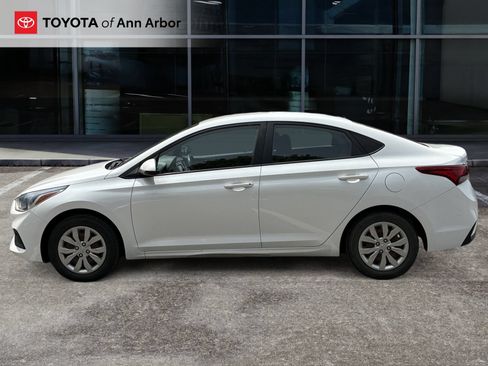 Used 2018 Hyundai Accent SE FWD image 3