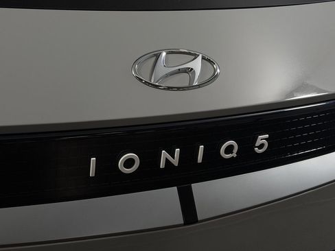 Used 2024 Hyundai Ioniq 5 SEL RWD image 11