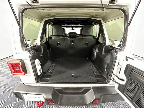 Used 2023 Jeep Wrangler Unlimited Rubicon w/ LED Lighting Group AWD/4WD image 37