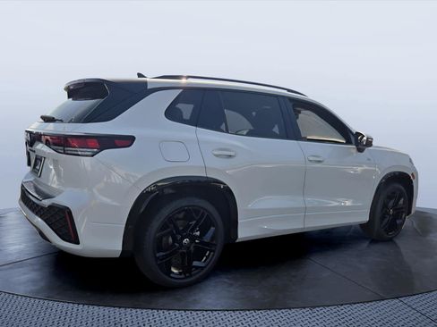 New 2026 Volkswagen Tiguan SE R-Line FWD image 5