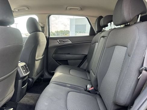 Used 2024 Kia Sportage LX FWD image 9