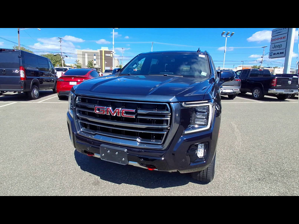 Used 2023 GMC Yukon XL AT4 AWD/4WD image 3