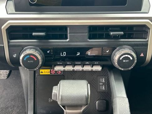 Certified 2024 Toyota Tacoma SR5 AWD/4WD image 61
