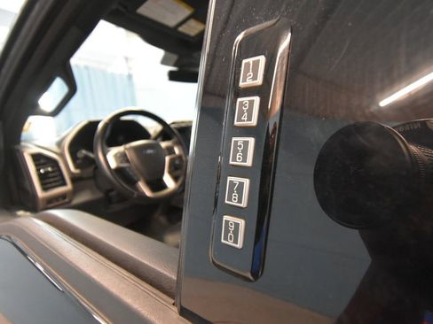 Used 2022 Ford F250 Lariat image 4