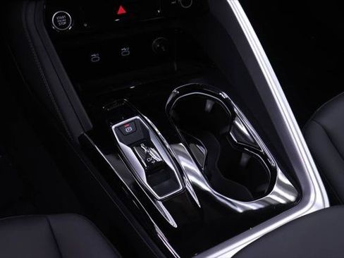 Certified 2025 Audi Q5 Premium w/ Convenience Package AWD/4WD image 16