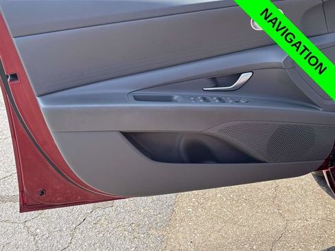 Used 2024 Hyundai Elantra SEL FWD image 9