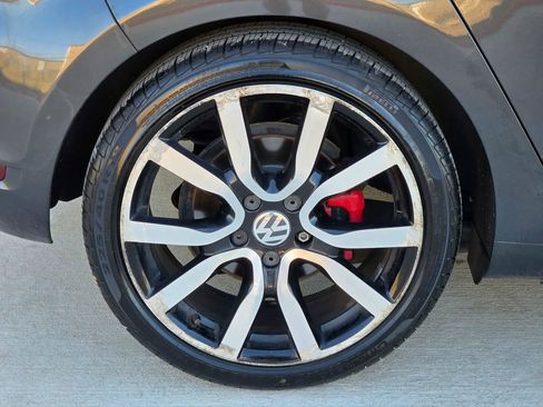 Used 2012 Volkswagen GTI 4-Door image 32
