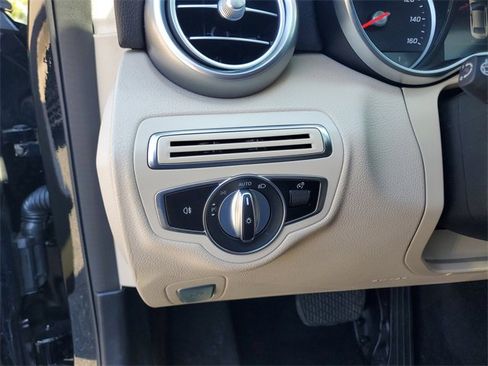 Used 2020 Mercedes-Benz C 300 4MATIC Sedan image 12