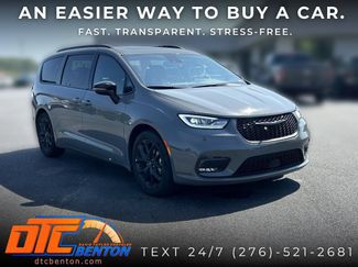 Used 2025 Chrysler Pacifica Limited FWD video 1