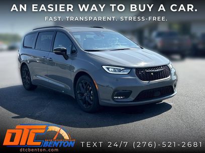 Used 2025 Chrysler Pacifica Limited