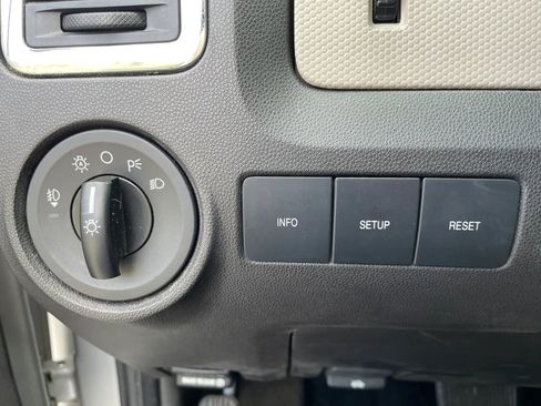 Used 2010 Mercury Mariner Premier AWD/4WD image 21