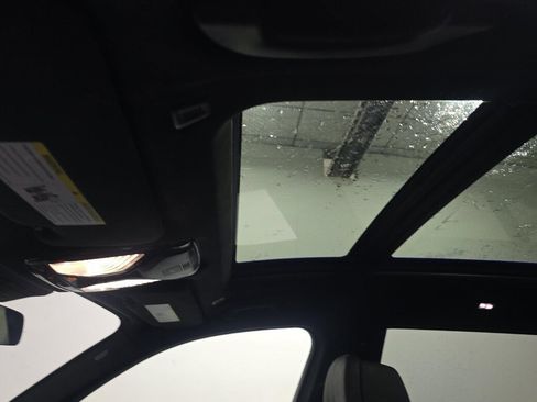 Used 2024 BMW X7 M60i image 13