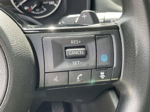 Used 2022 Nissan Rogue SV image 21