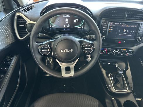 Used 2024 Kia Soul LX w/ Option Group 015 FWD image 13