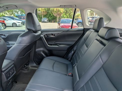Used 2020 Toyota RAV4 XLE Premium FWD image 15