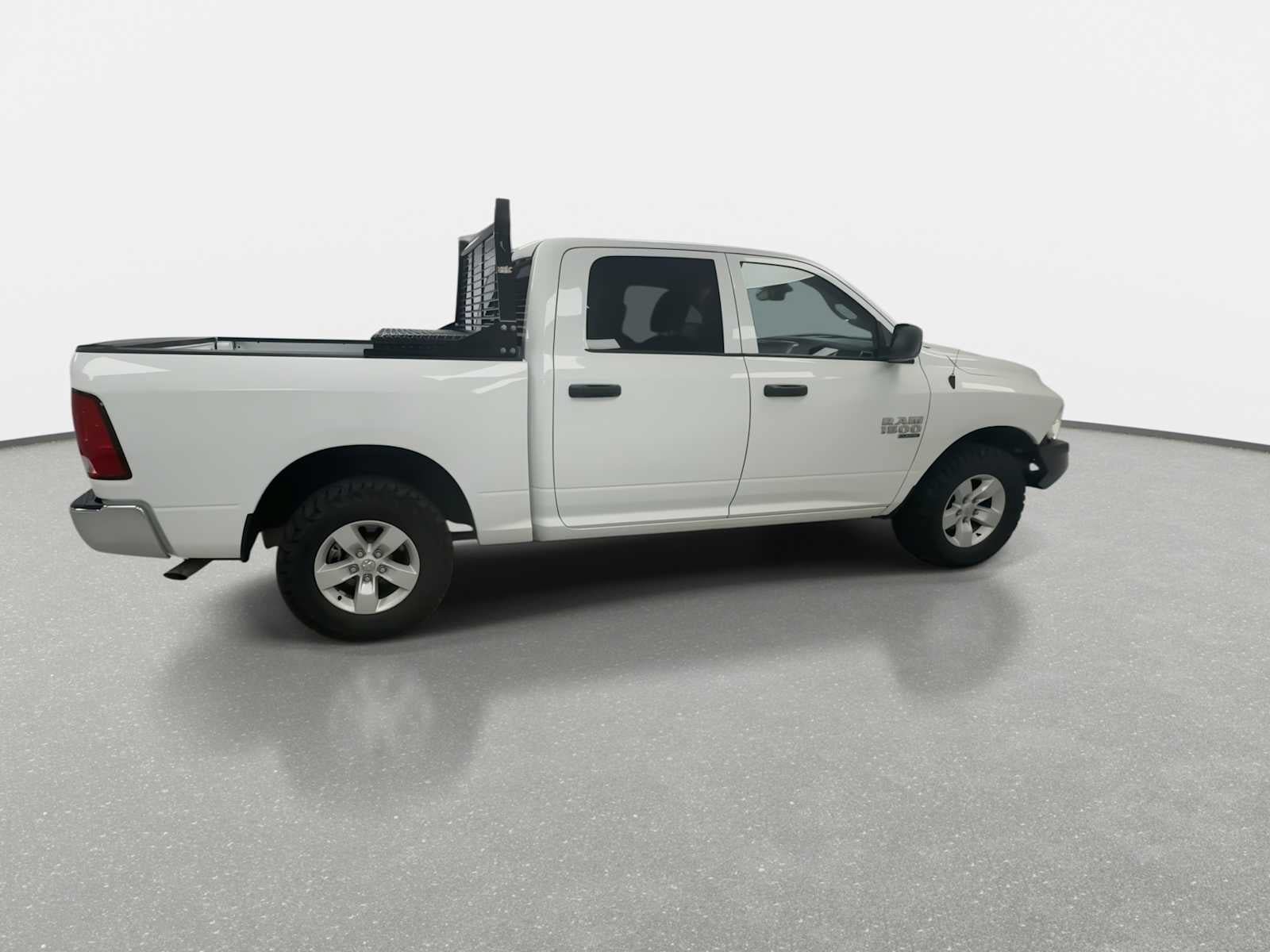 Used 2022 RAM 1500 Classic SLT w/ Electronics Group AWD/4WD image 9