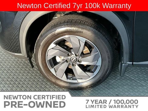 Used 2025 Nissan Rogue SV FWD image 42